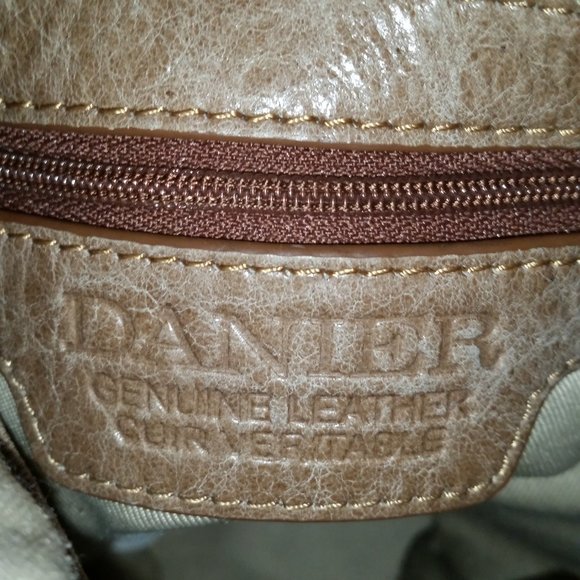 Danier leather messenger bag - Picture 6 of 7